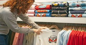 7 Reasons To Use Customized Clothes For Increasing Brand Awareness